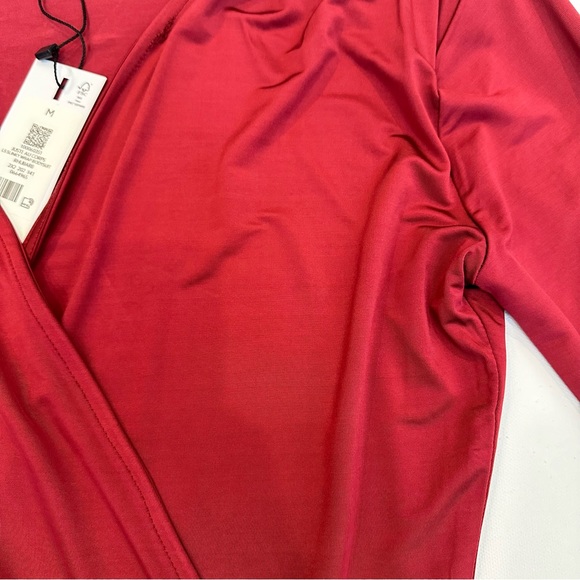 Dynamite Red V-Neck Long Sleeve Bodysuit Size Medium - Picture 3 of 3